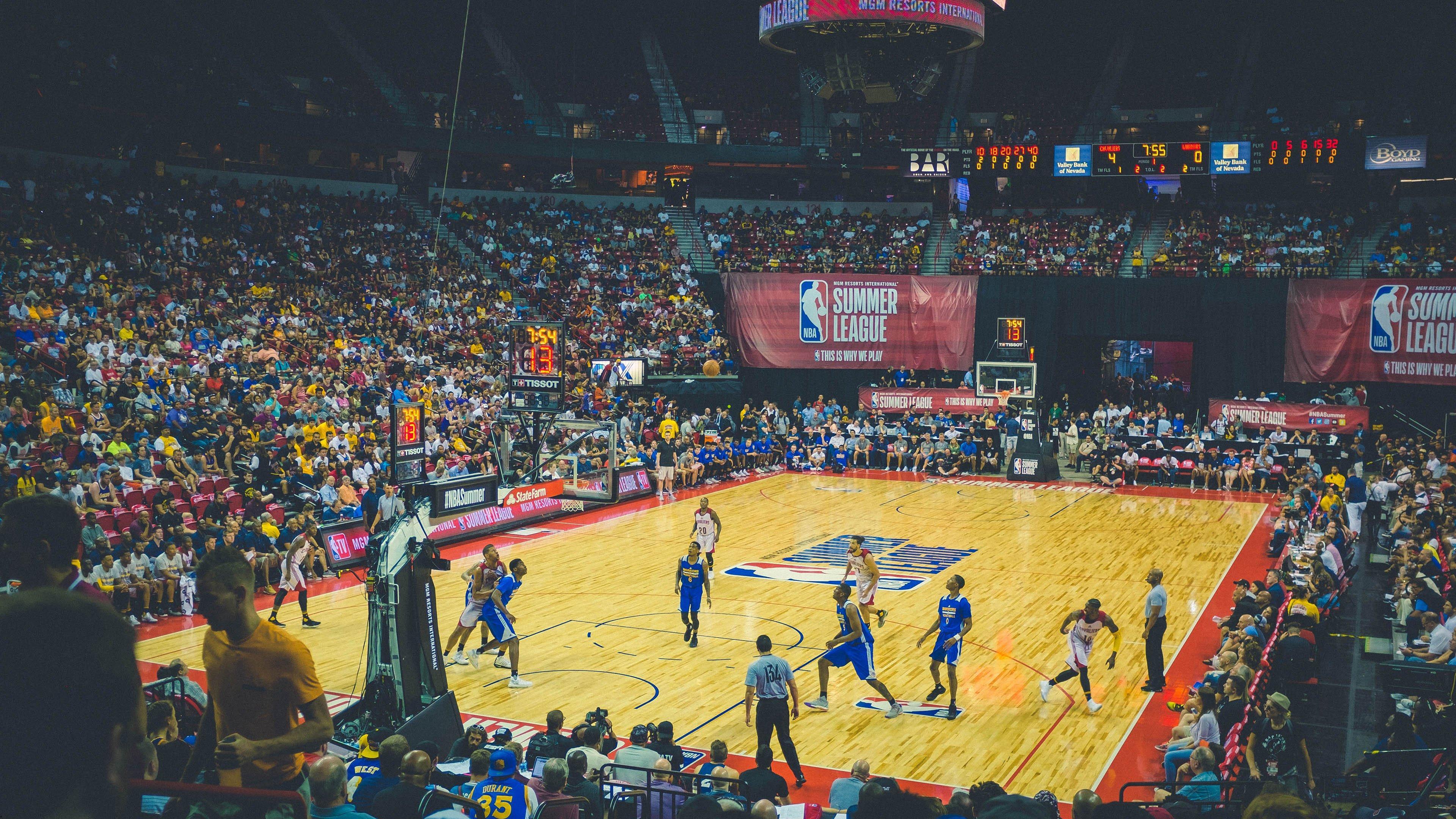 哈利伯顿更新动态盛赞超值双向合同，瑞安-内姆布哈德NBA之路新启程