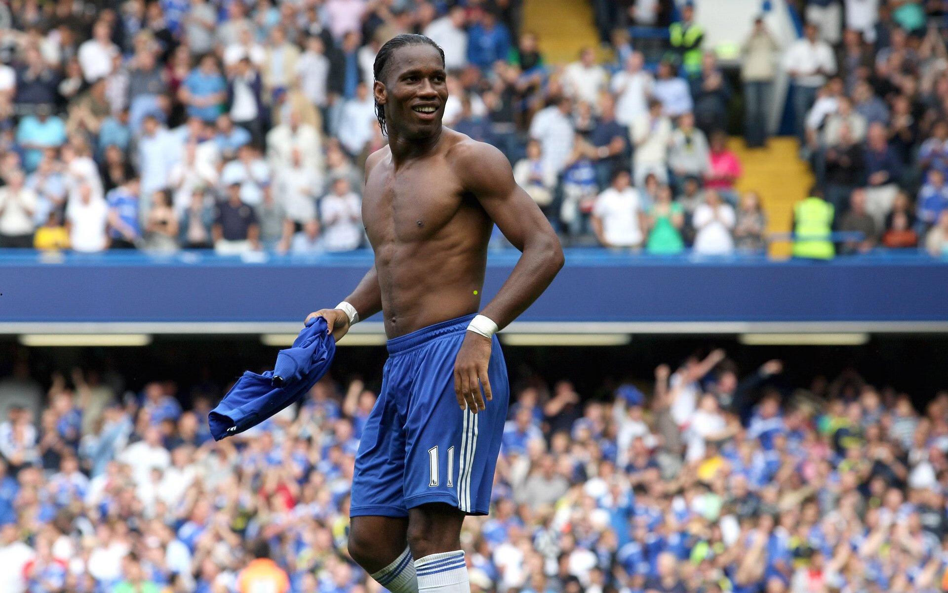 中国足球运动员王楚33岁挂靴，留洋法国梅斯时期曾与巨星马内并肩作战