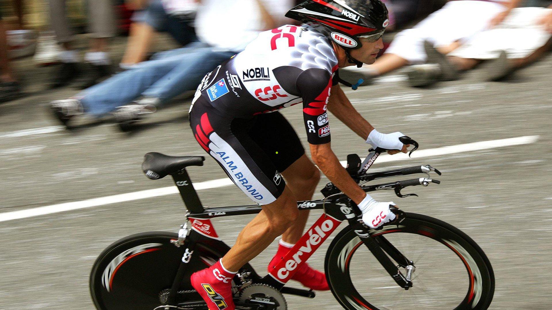 SKT王朝轰然倒塌,全线状态低迷,失误连环葬送霸业